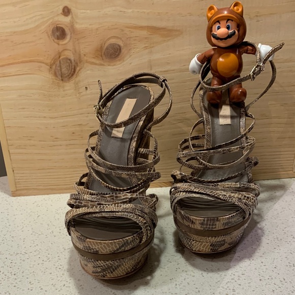 BCBG MAXAZRIA Leather Laurol Snakeskin Wedges - Picture 4 of 11